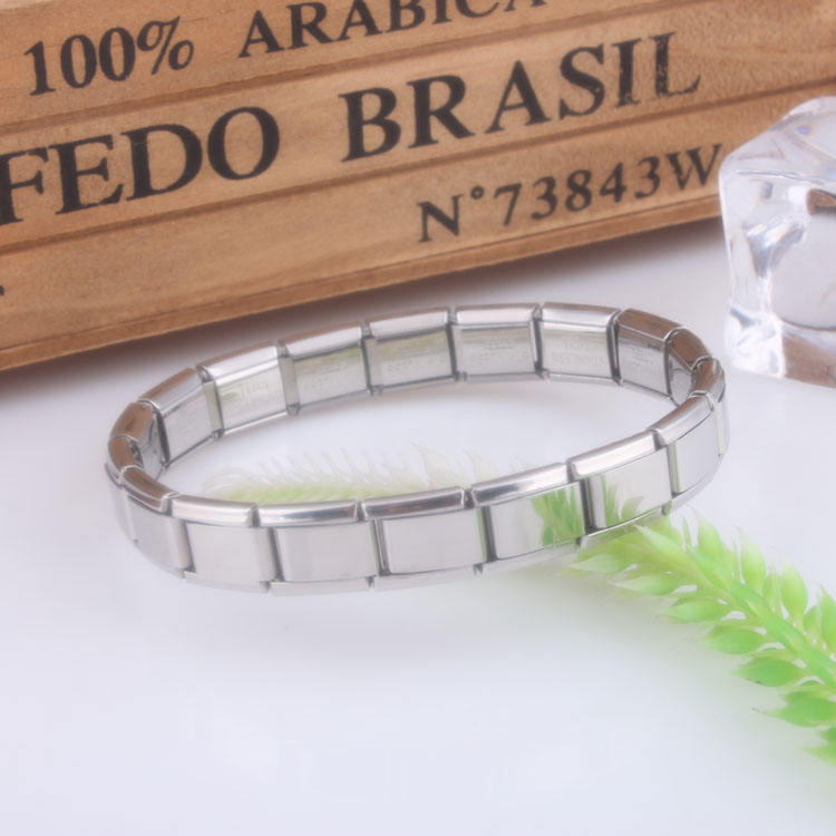 Silver-Tone Stretch Link Bracelet — detail view 2